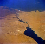 Suez Canal.jpg (29450 bytes)